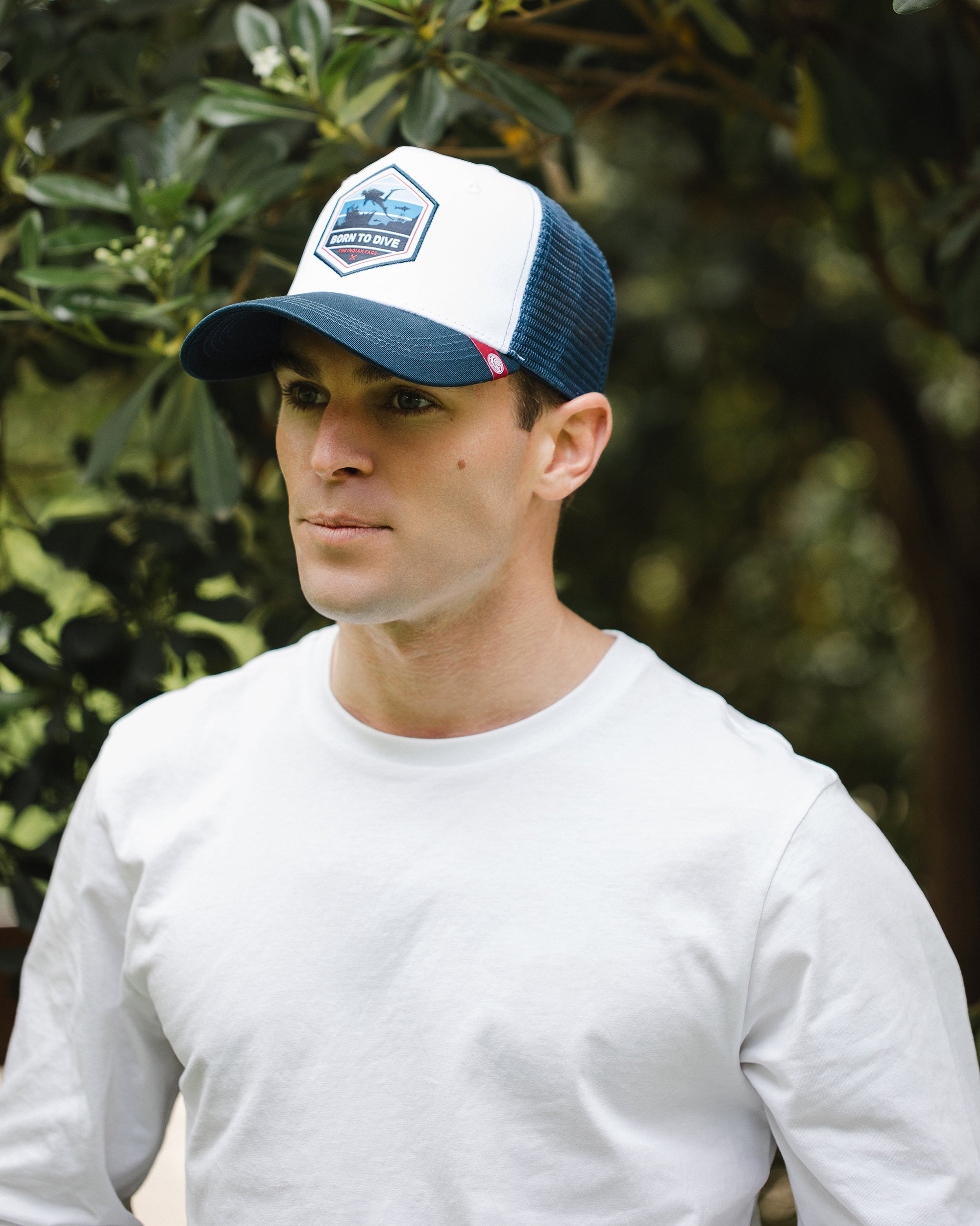 Cappellino Trucker Born To Dive Marrone Per Uomini E Donne Cappellino Trucker Born To Dive Marrone Per Uomini E Donne