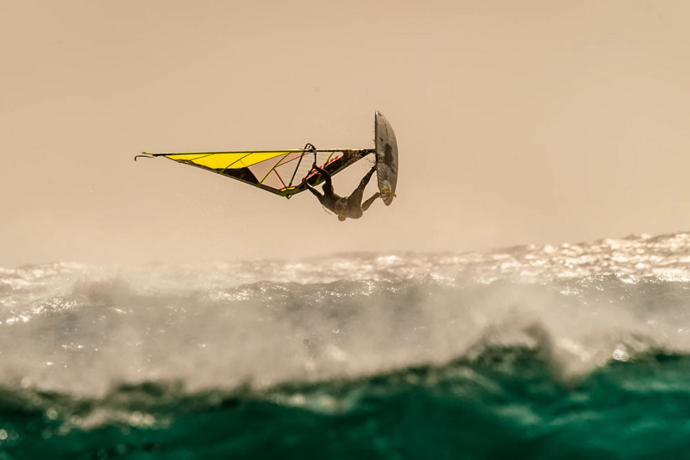 2 Vídeos espectaculares de Surf y Windsurf