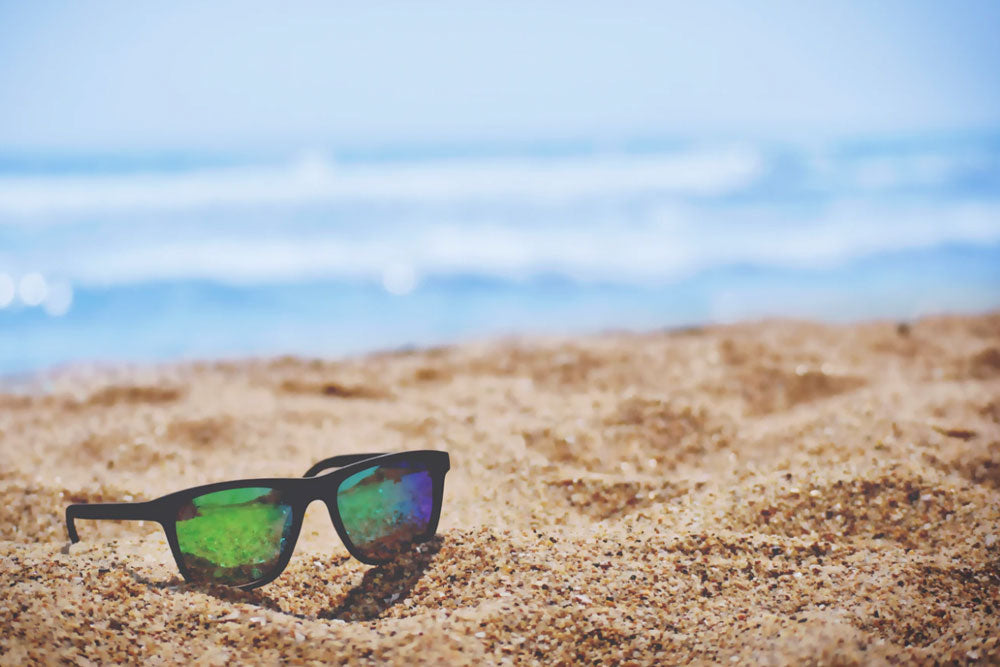 Gafas de sol polarizadas para ir a la playa: protege tu vista llevando el complemento estrella del verano