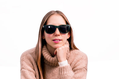 ¡RESUELTO! Descubre cómo combinar tus gafas de sol verdes ¡Una increíble opción!