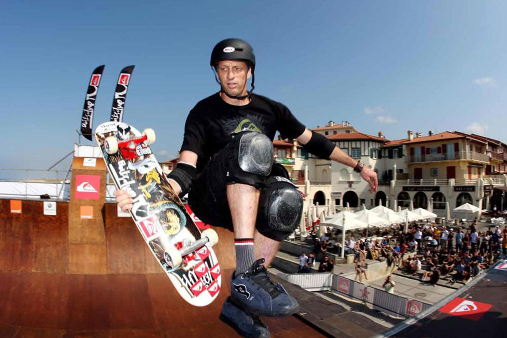 Imagination Skateboards - Anthony Frank Hawk Filheiro, conhecido como Tony  Hawk nasceu em 12 de maio de 1968 na cidade de Carlsbad, na Califórnia, se  tornou profissional no skate com 14 anos