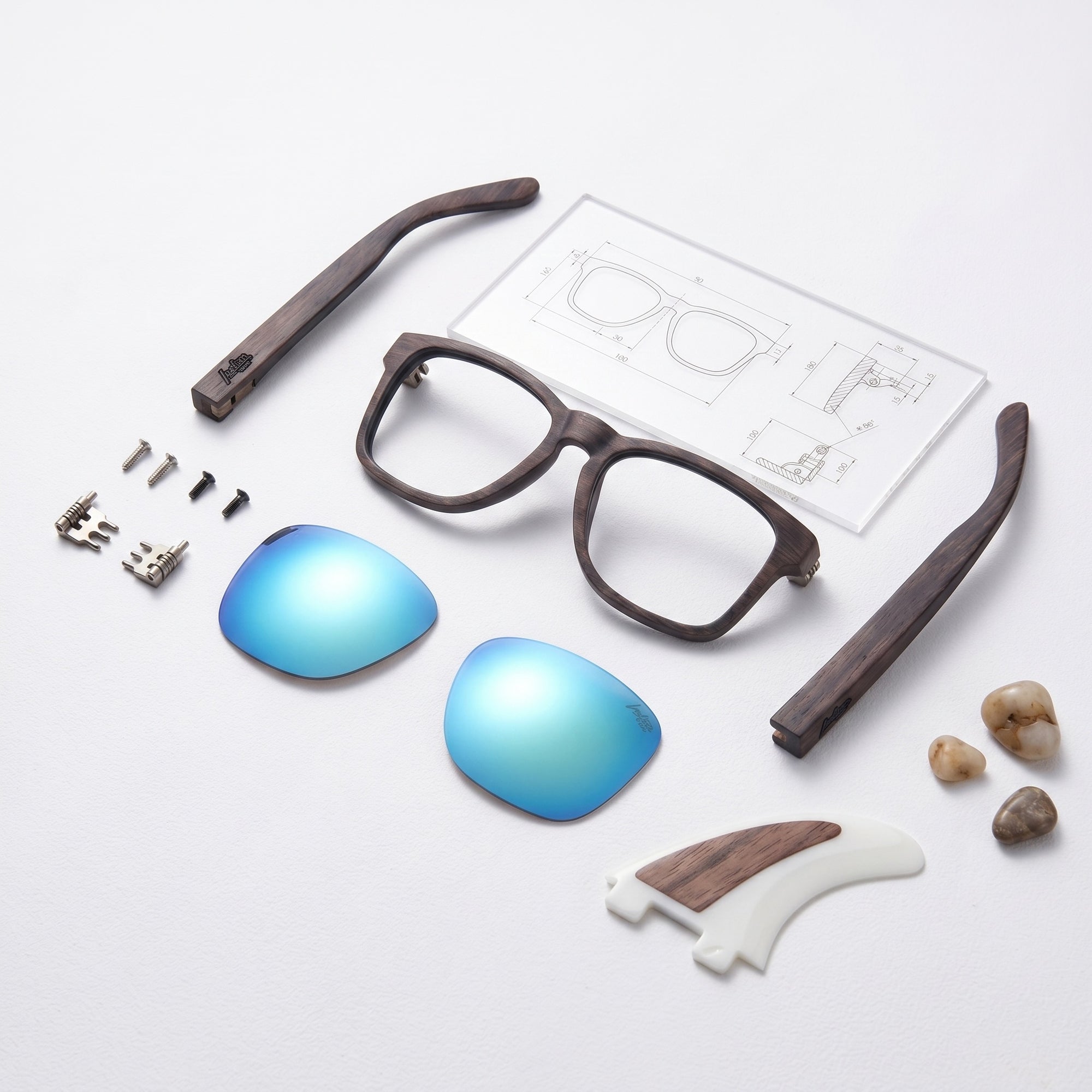 Détail technique des lunettes de soleil The Indian Face avec verres polarisés et monture légère